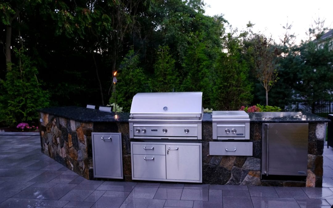 Outdoor Kitchen